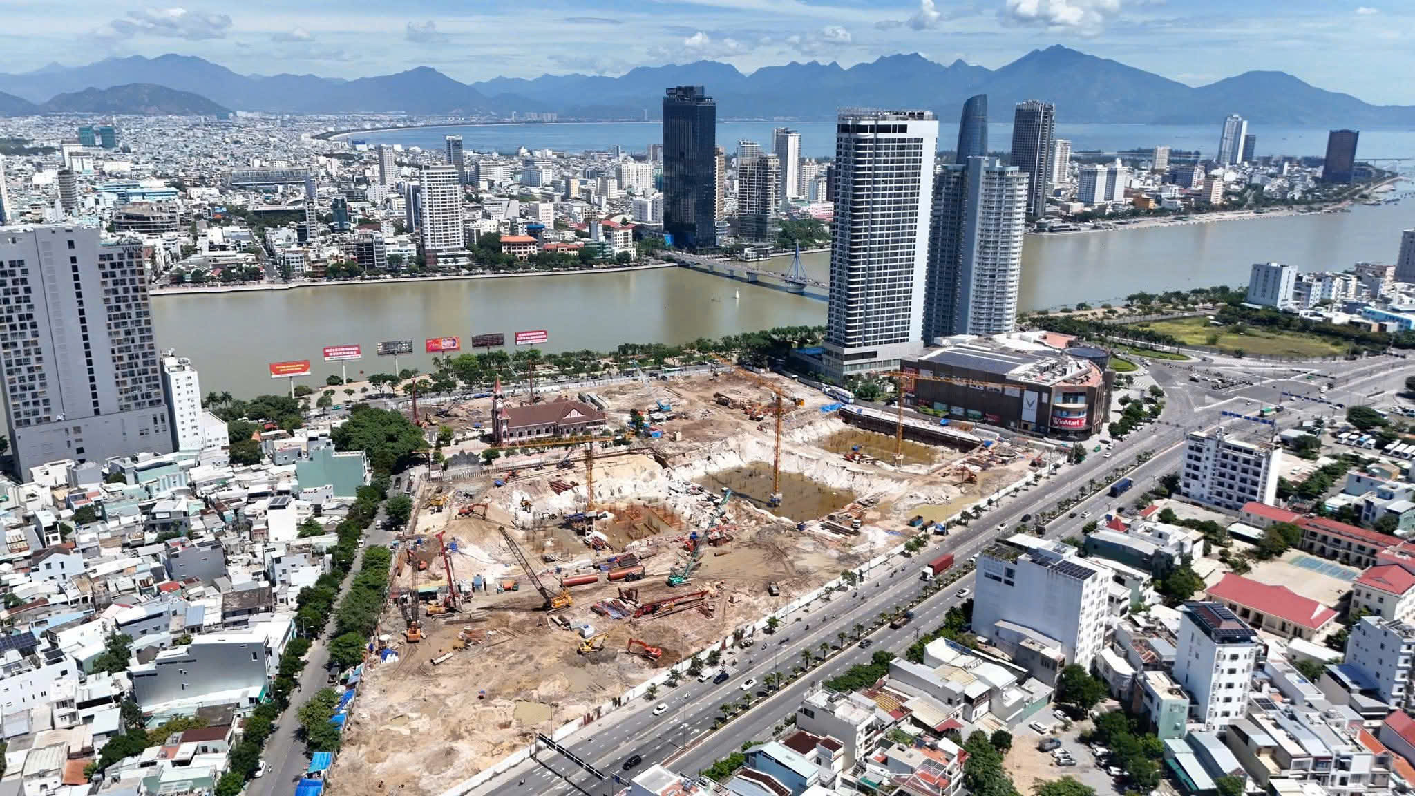Cập nhật tiến độ xây dựng dự án